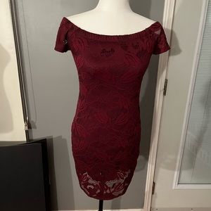 REVAMPED ~ MAROON LACY DRESS SIZE LARGE